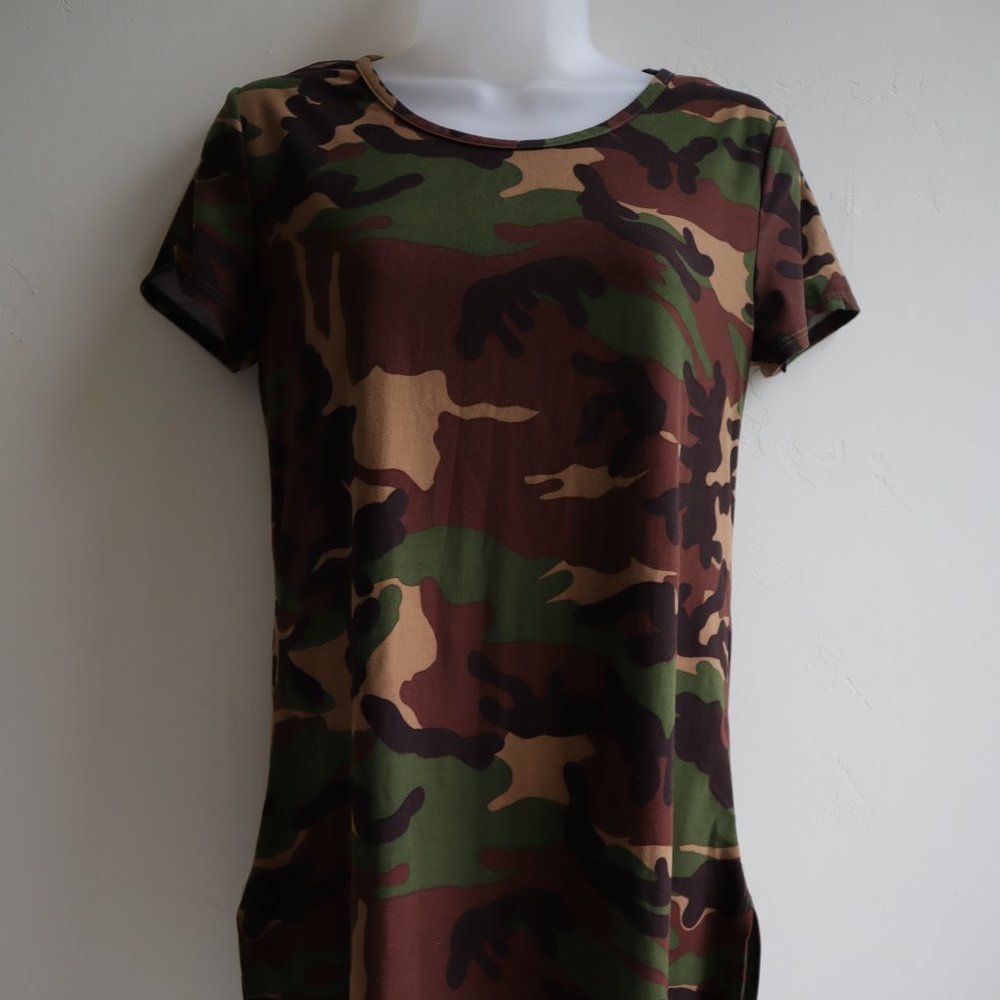 Discreet Women's Camo Print Army Style Blouse Tee, Large